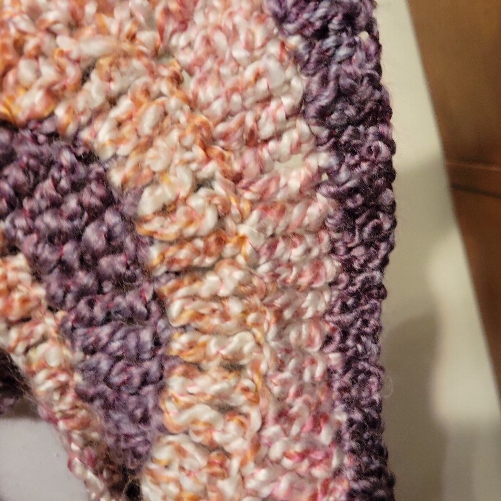 Elegant Multicolor Ruffled Scarf - Picture 8 of 9